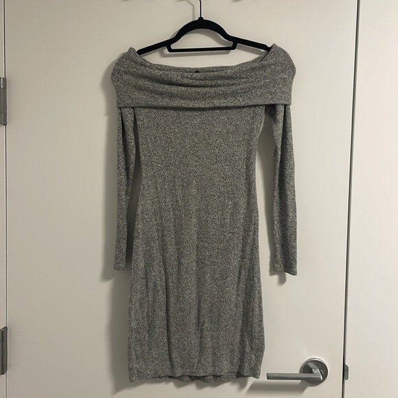 Express off shoulder dress - Picture 4 of 4